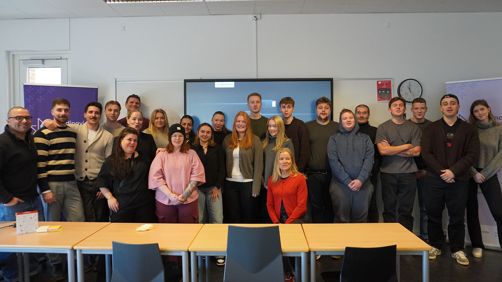 Gruppbild på studenter under Student Camp i Danmark.